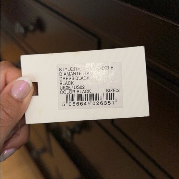 Gorgeous dress worn once for a few hours. Perfect condition. - Picture 2 of 5